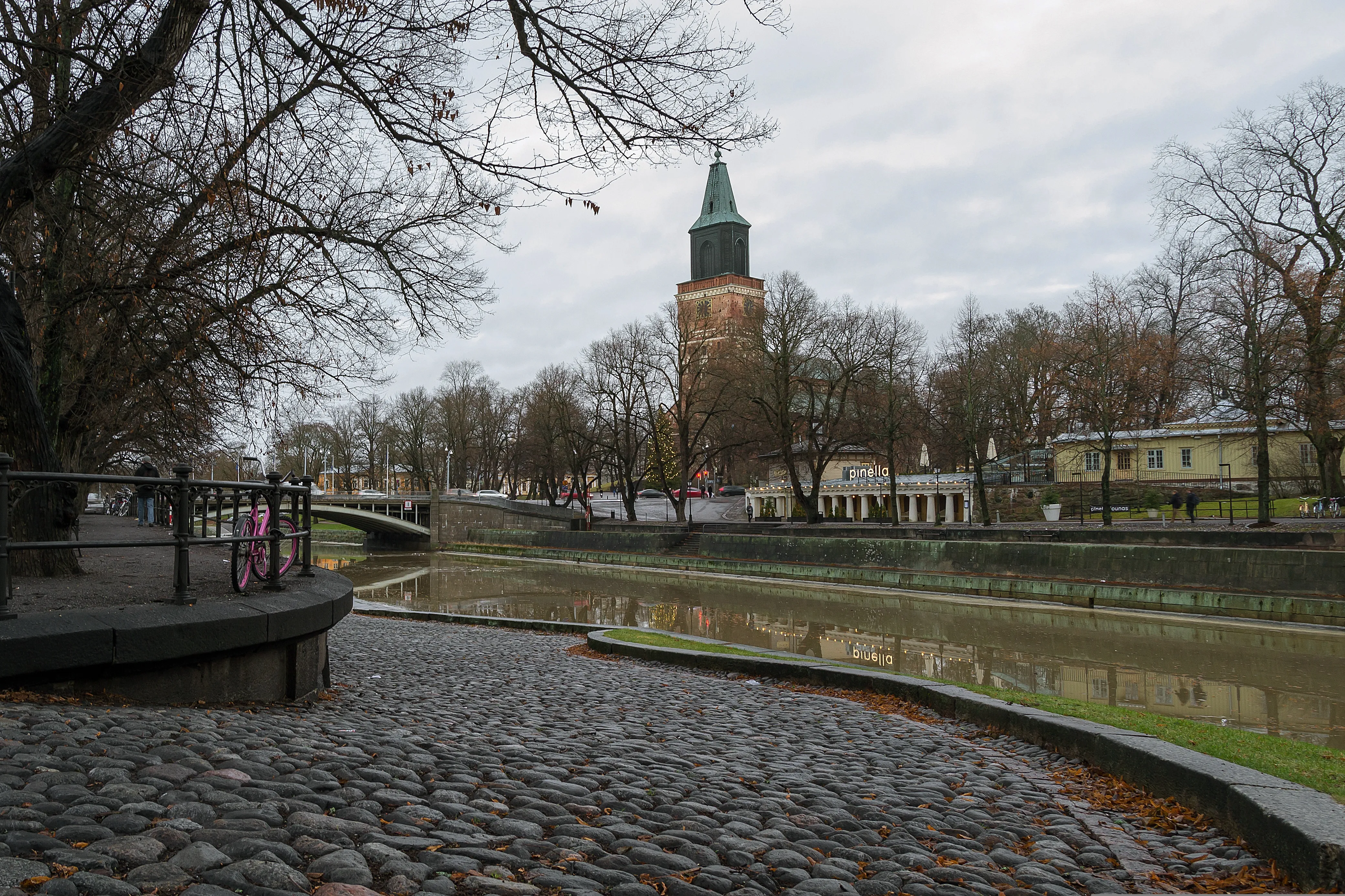 Aurajoki ja Turun tuomiokirkko