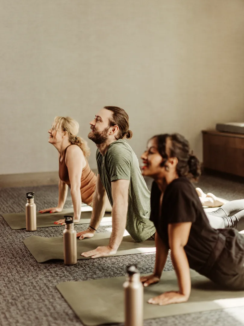 Joogaavia henkilöitä