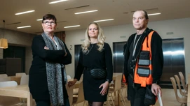 Kolme Coorin työntekijää