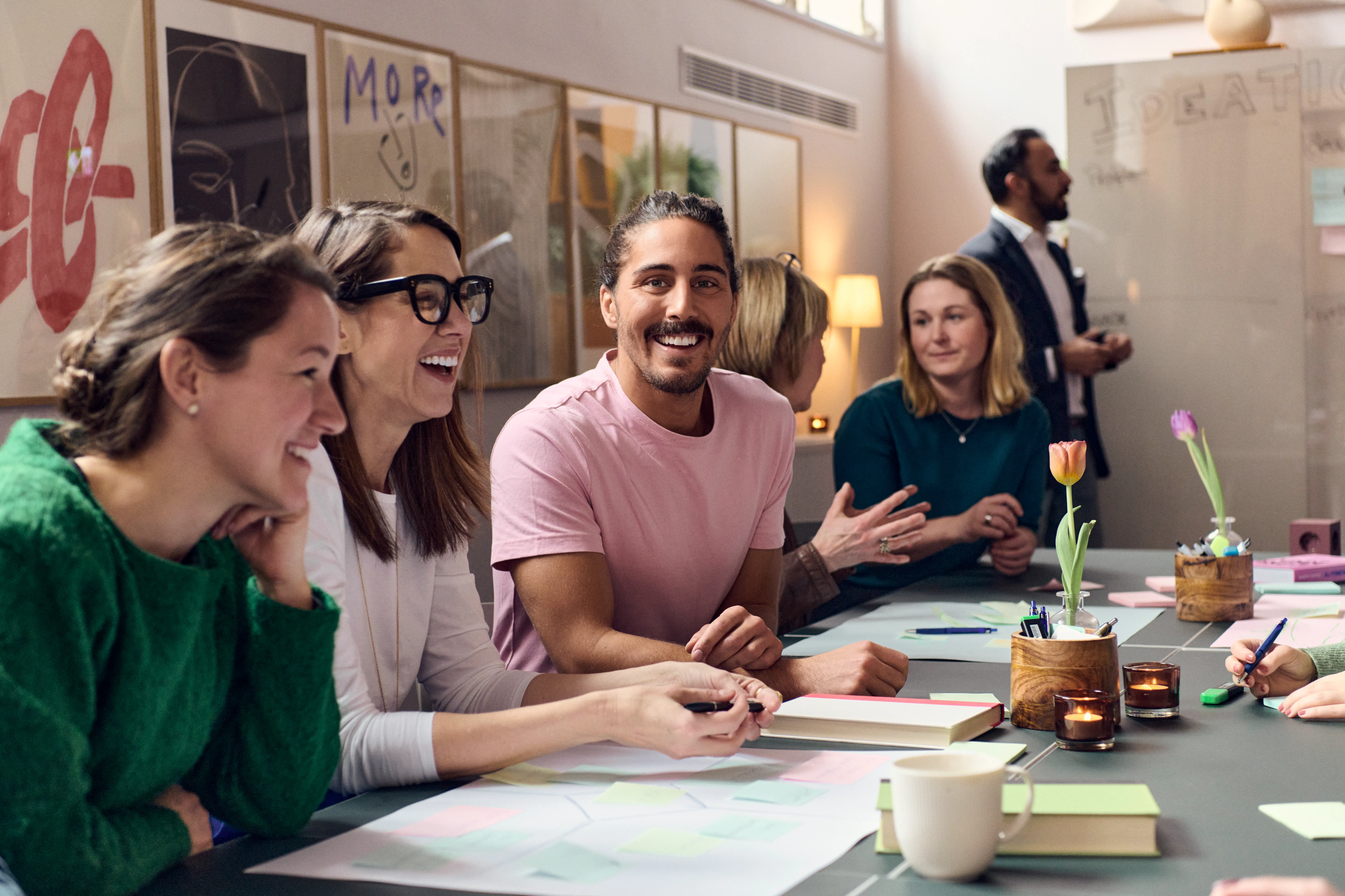 Coorin työntekijät suunnittelemassa