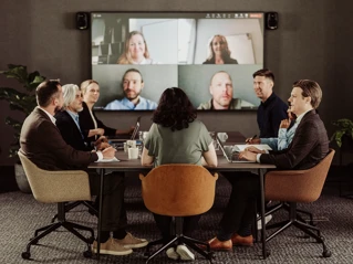 Hybridikokoukseen osallistujat