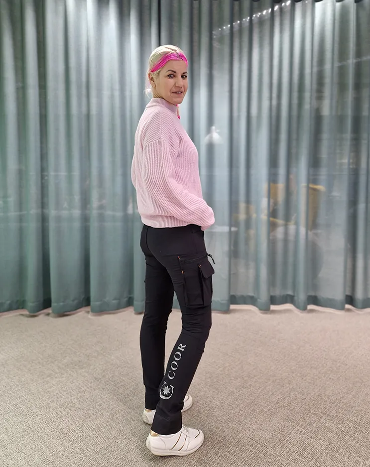 Työhousut heijastavalla painatuksella